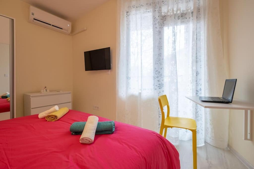 Bright & Chic Parkside Apartment София Екстериор снимка