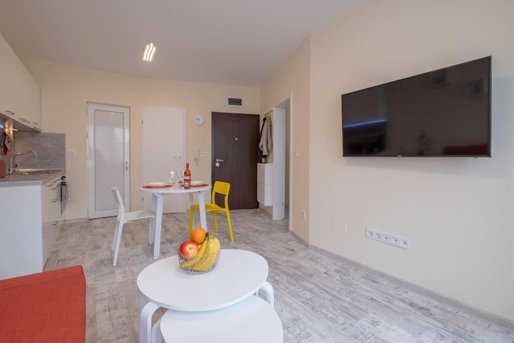 Bright & Chic Parkside Apartment София Екстериор снимка